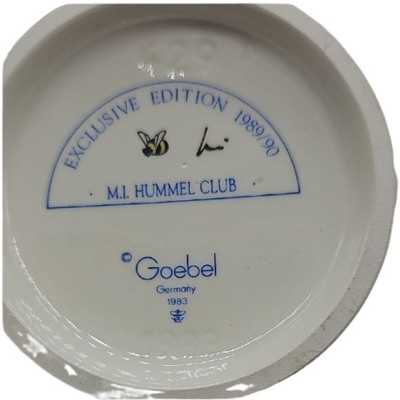 Hummel Boy Figurine Hello World - Picture 8 of 11